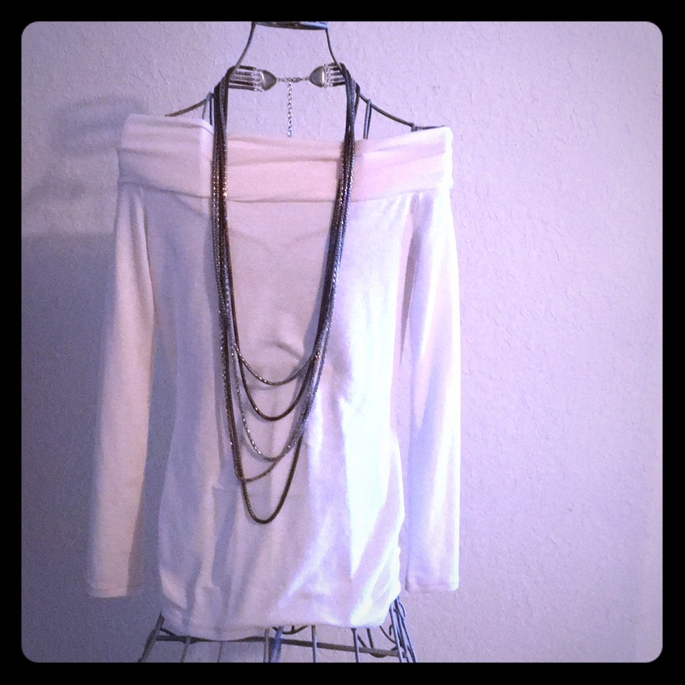 Long sleev off shoulder sweater